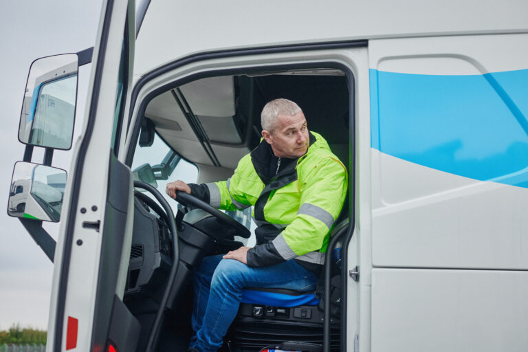 Responsible logistics truck